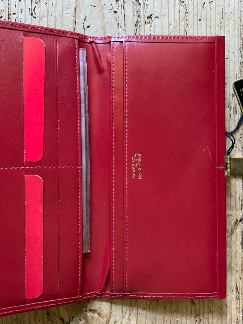 NEW 80s Deadstock Ann Klein St. Thomas Caretaker Red Leather Gold Lion Wallet - Picture 16 of 17